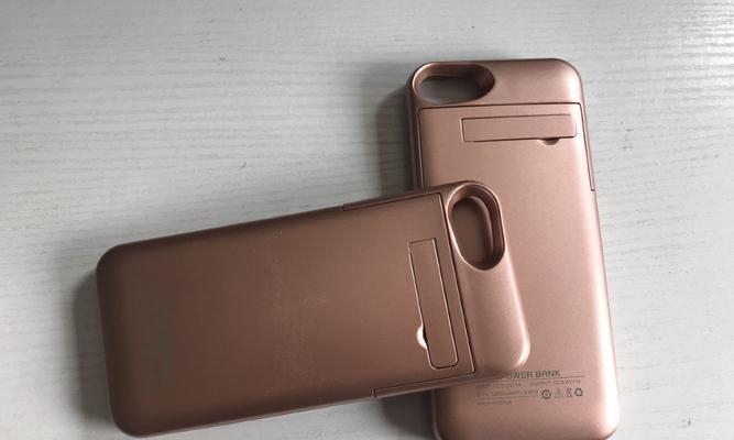 苹果6背夹电池的使用体验（便携高效，为iPhone6带来更持久的续航）